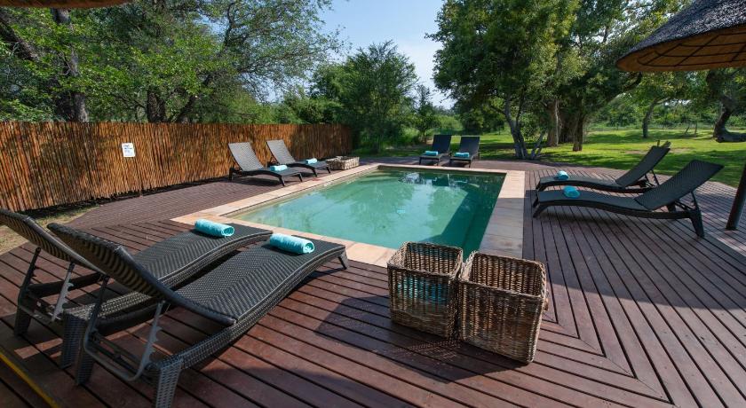 Senalala Safari Lodge photo