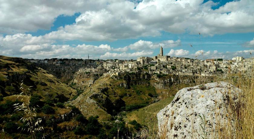 Sextantio Le Grotte Della Civita Hotel