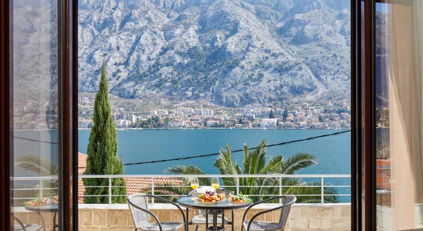 Apartments Barbara — Hotel in Kotor