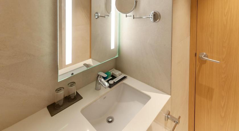 Image of 2 Single Beds 8