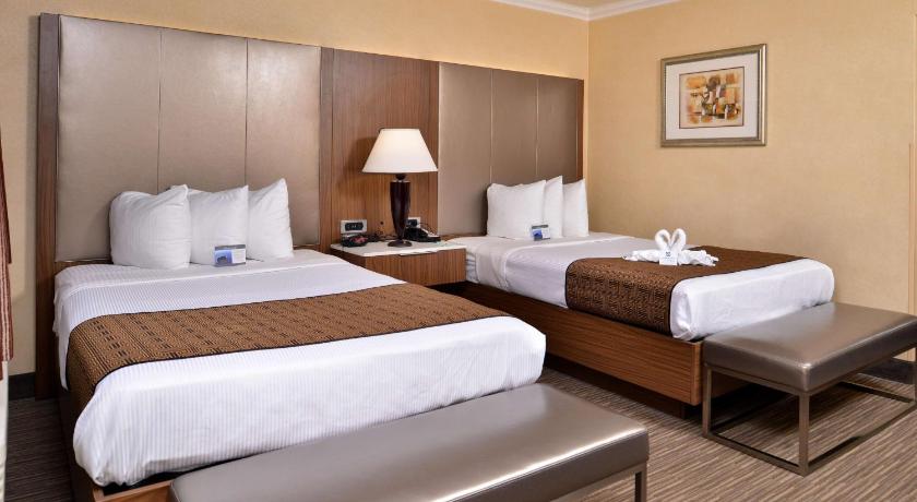รูปของ2 double beds, nonsmoking 0