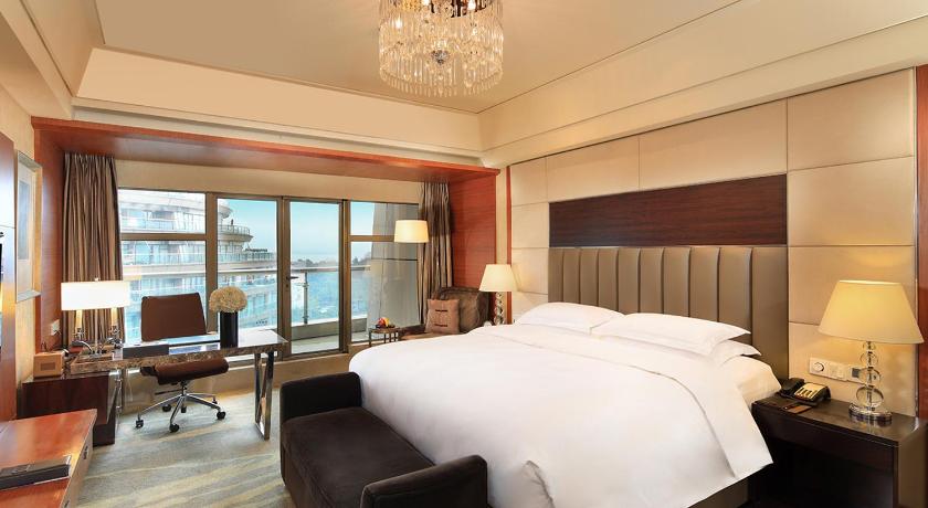 Image of Executive Double Room with Lake View 0