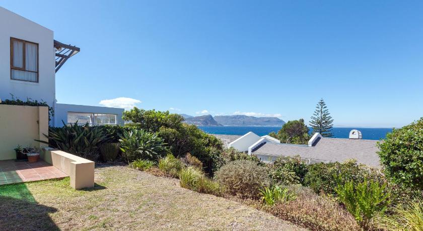 Seascape Cottage photo
