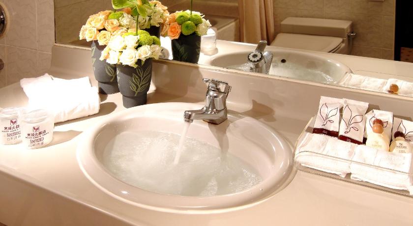 Image of Deluxe Double 5