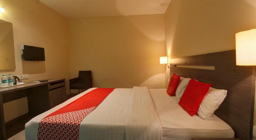 Image of Ibis Room 9