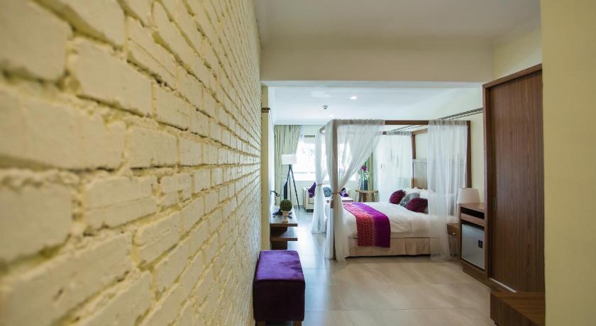 Image of Executive Suite 7