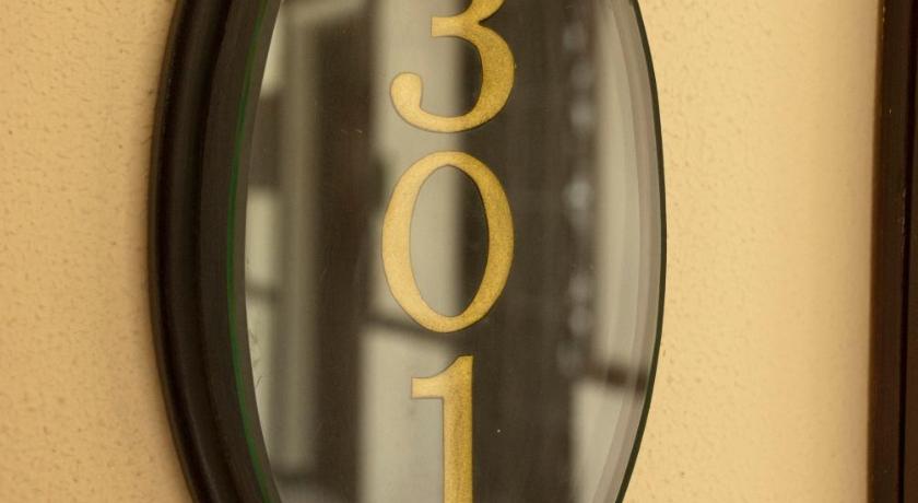 Image of Ava Gardner Suite 9