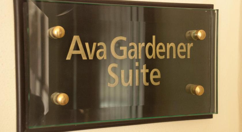 Image of Ava Gardner Suite 8