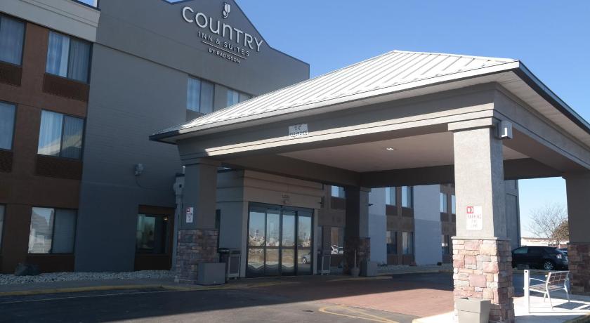 Country Inn & Suites by Radisson Mt. Pleasant-Racine West WI