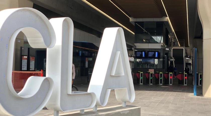 Melbourne short stay - clayton station, monash uni, hospital photo