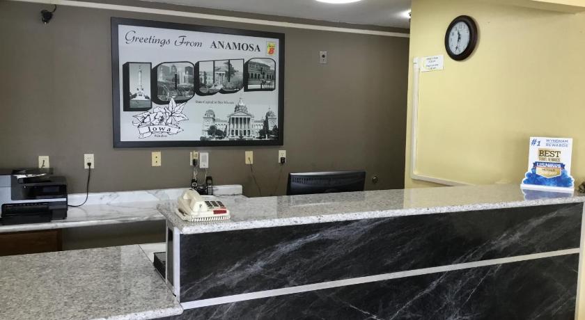 Super 8 By Wyndham Anamosa Ia