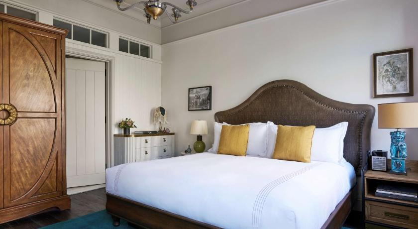 Image of One Bedroom Corner Suite 0