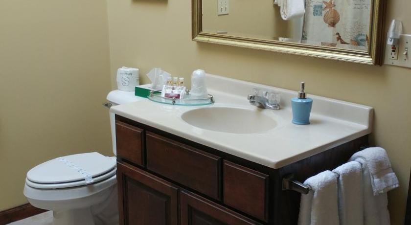 Snug Harbor Inn photo