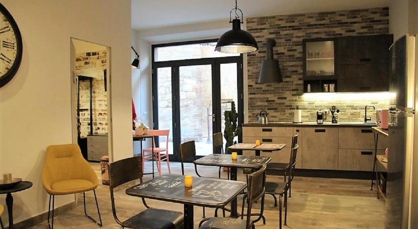 INDUSTRIAL CHIC HOUSE - Private parking