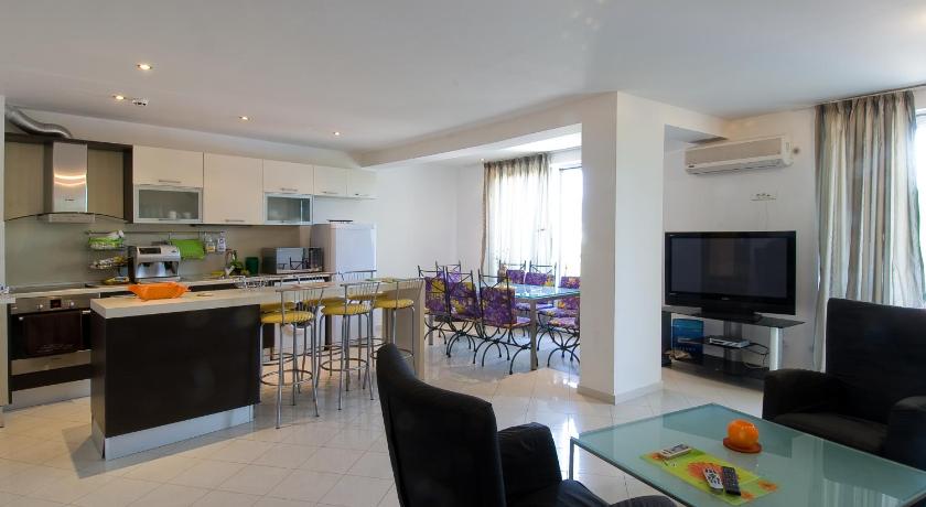 MNG Holiday Yassen Apartments — Hotel in Nessebar