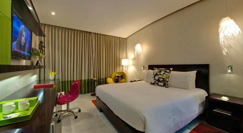 Image of Deluxe Room Queen 5