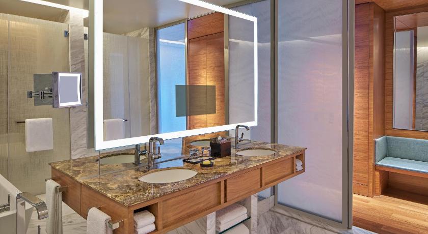 Image of Grand Executive Suite 6