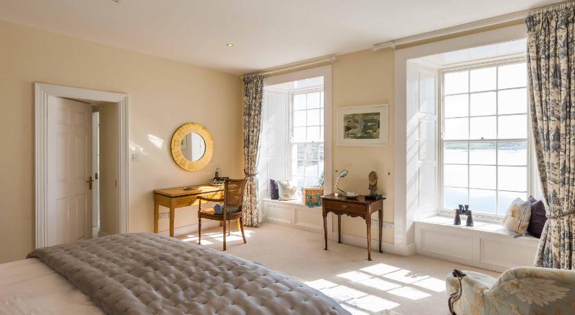 Barrow House photo