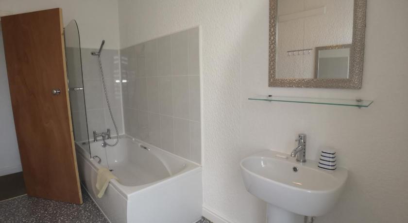Image of Family Room with Bath 3