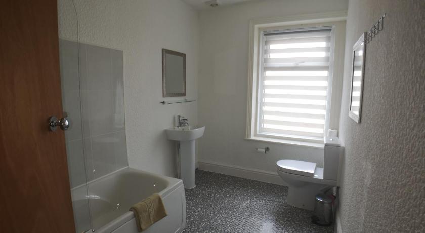 Image of Family Room with Bath 2