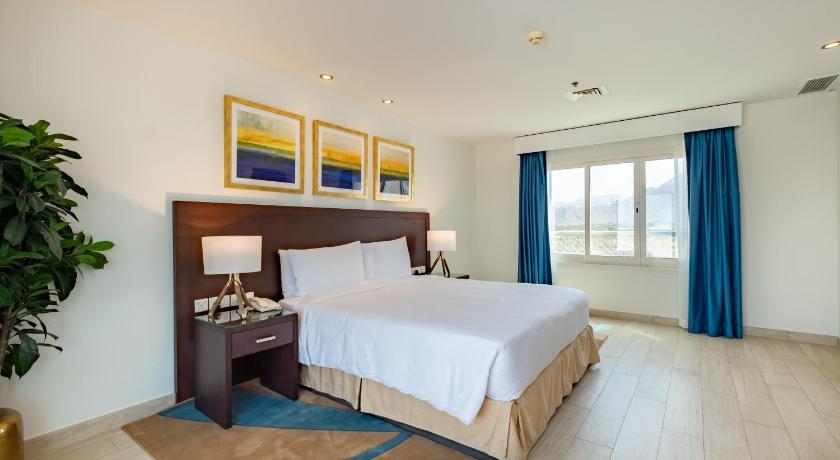 Image of Grand Suite - Ocean View & Balcony 7