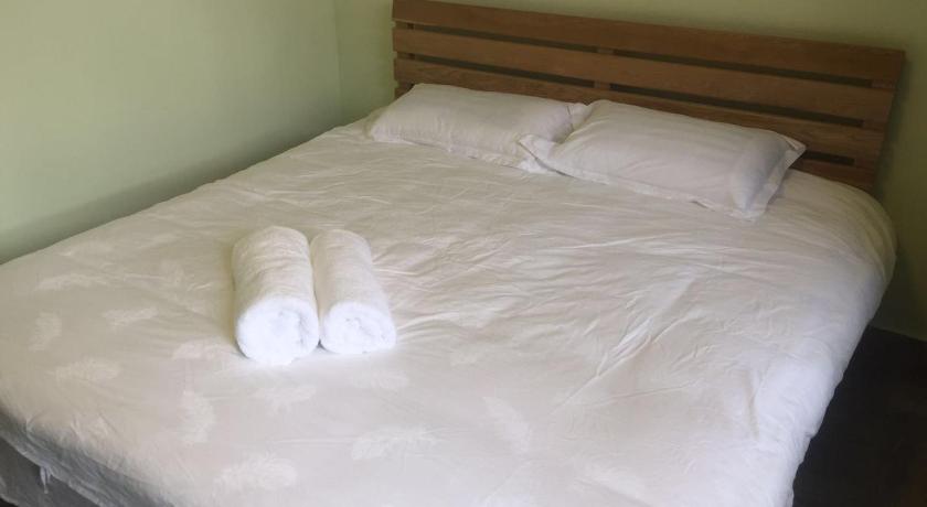 Image of Double Room with Shared Toilet 3
