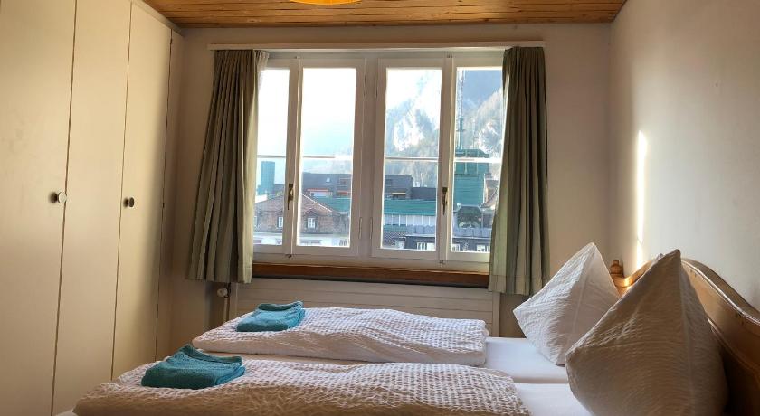 Image of Double Room with Mountain View and Shared Bathroom 1
