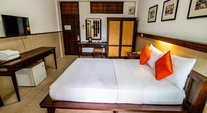 Image of Standard Room - Smoking 7