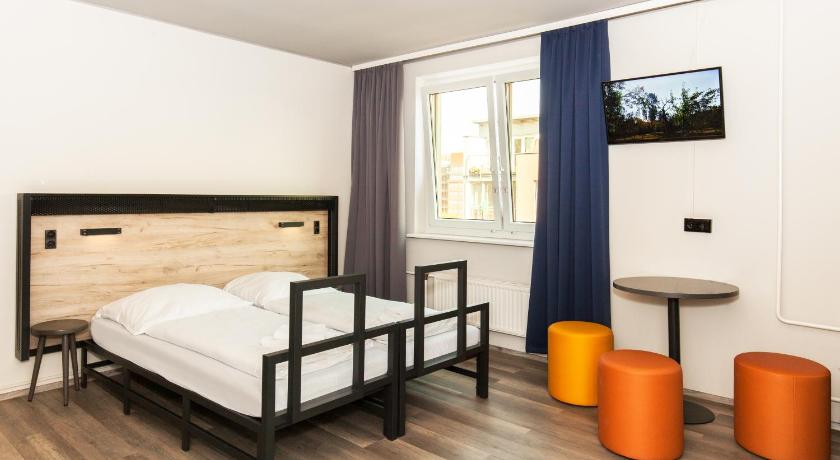 Image of Twin Room 8