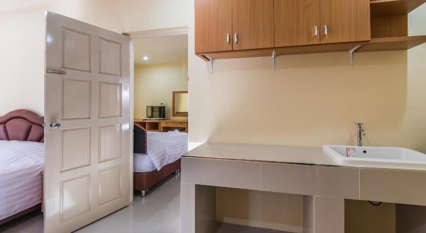 Image of Connecting Rooms 8