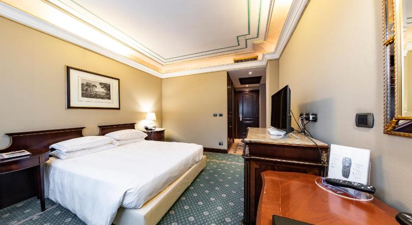River Chateau Hotel