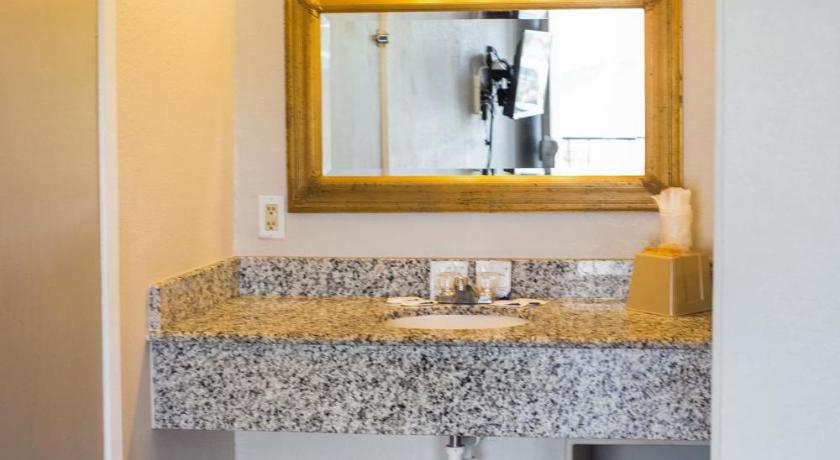 Merit Inn and Suites photo