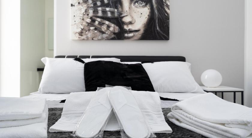 White Rooms photo
