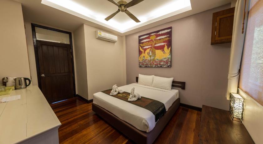 Image of 3 Bedroom Suite 15