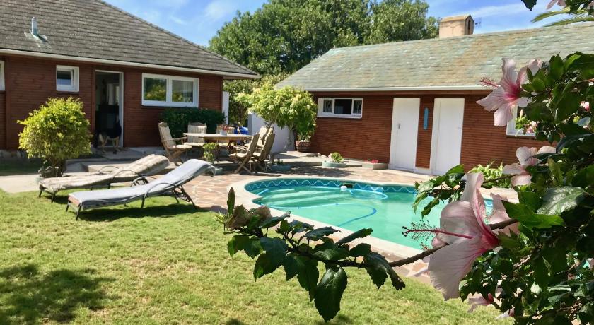 African Holiday home in Table View — Hotel in Cape Town