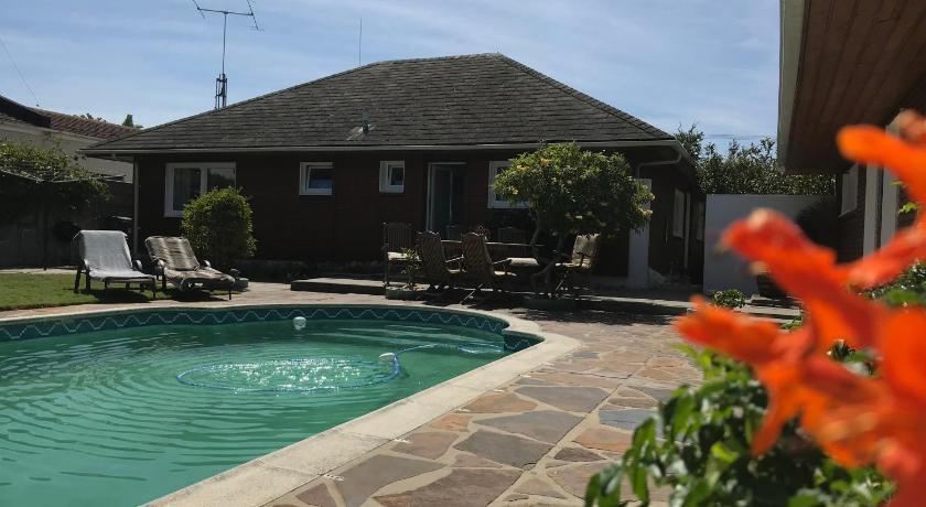 African Holiday home in Table View photo