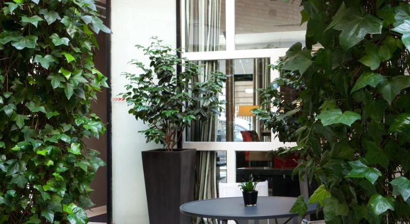 Hotel Eiffel Seine