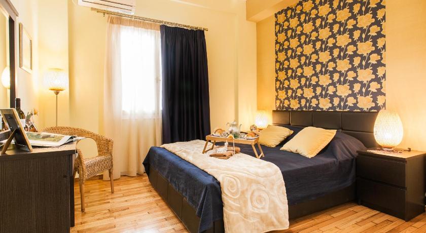 Safe quiet rooms in apartment close to metro station and walk Acropolis photo
