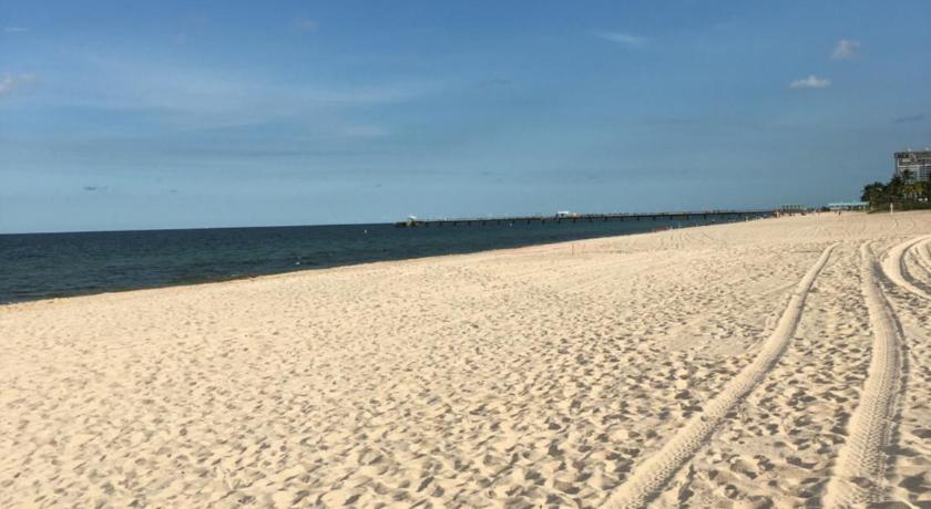 Dee Jay Beach Resort photo