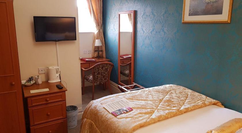 Farnley Tower Guesthouse photo