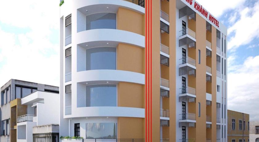 a large building with a large window on the side of it, Hotel Trung Khanh in Quy Nhon (Binh Dinh)