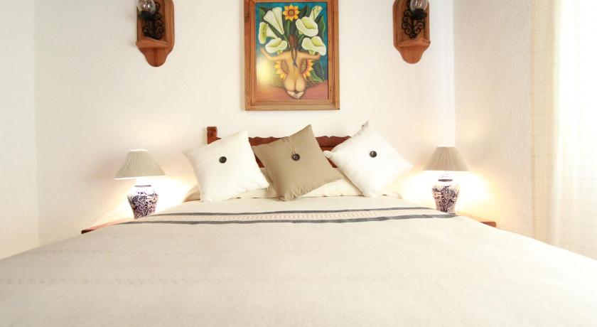 Hotel Meson del Rosario photo