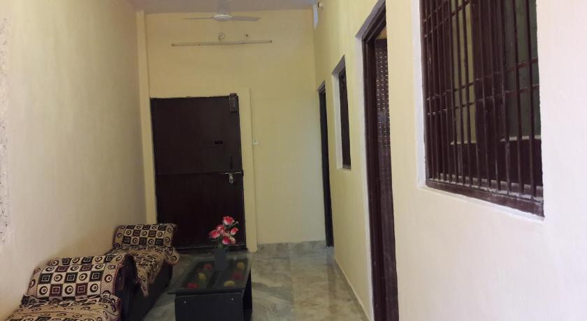 Mother Hostel – Varanasi, VA