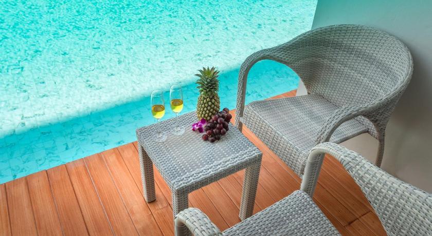 Image of Deluxe Pool Access Room 15