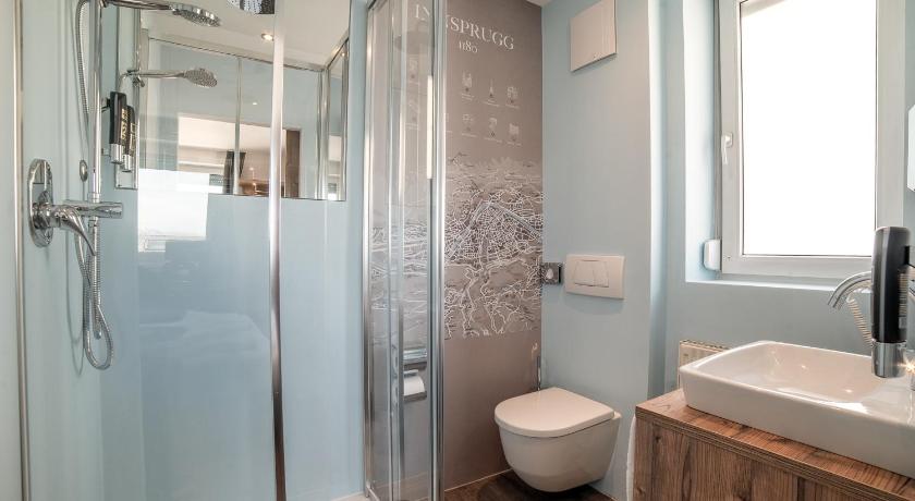 Image of Double Room Business 6