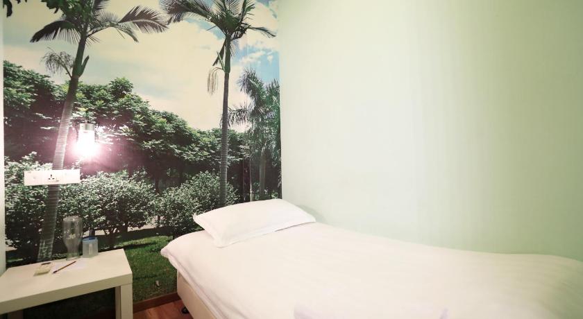 Image of Standard Single Room with Shared Bathroom 1