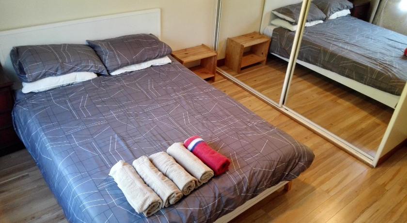 2bedroom entire unit freeparking walktotrain&ferry - image 7