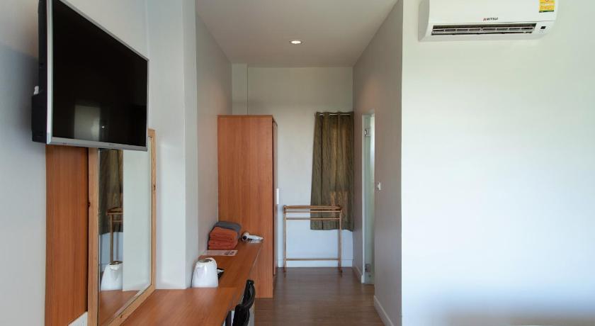 Image of Superior Pool view – Twin Beds 6