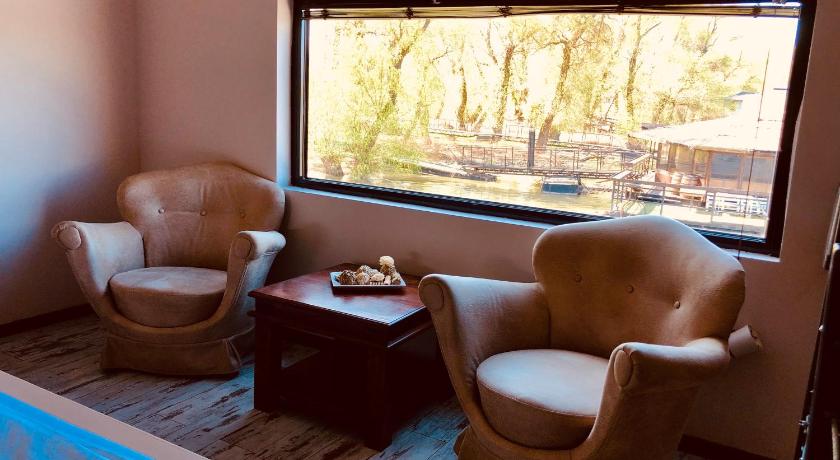 D08 Floating Apartment — Hotel in Belgrade