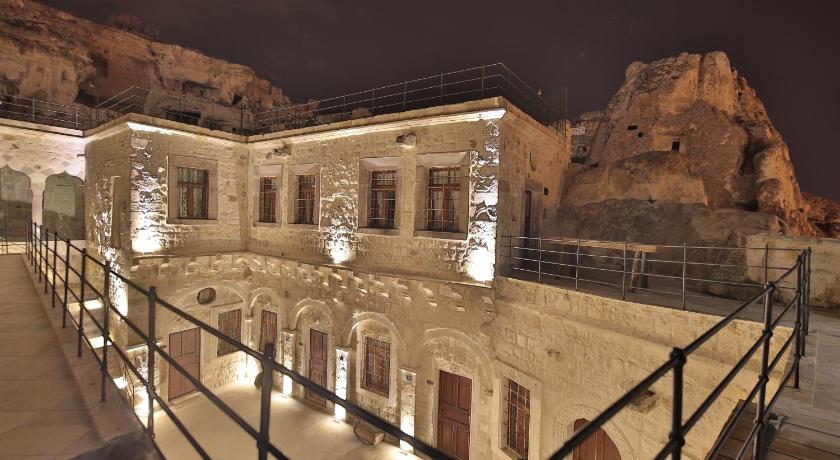 Taru Cave Suites photo